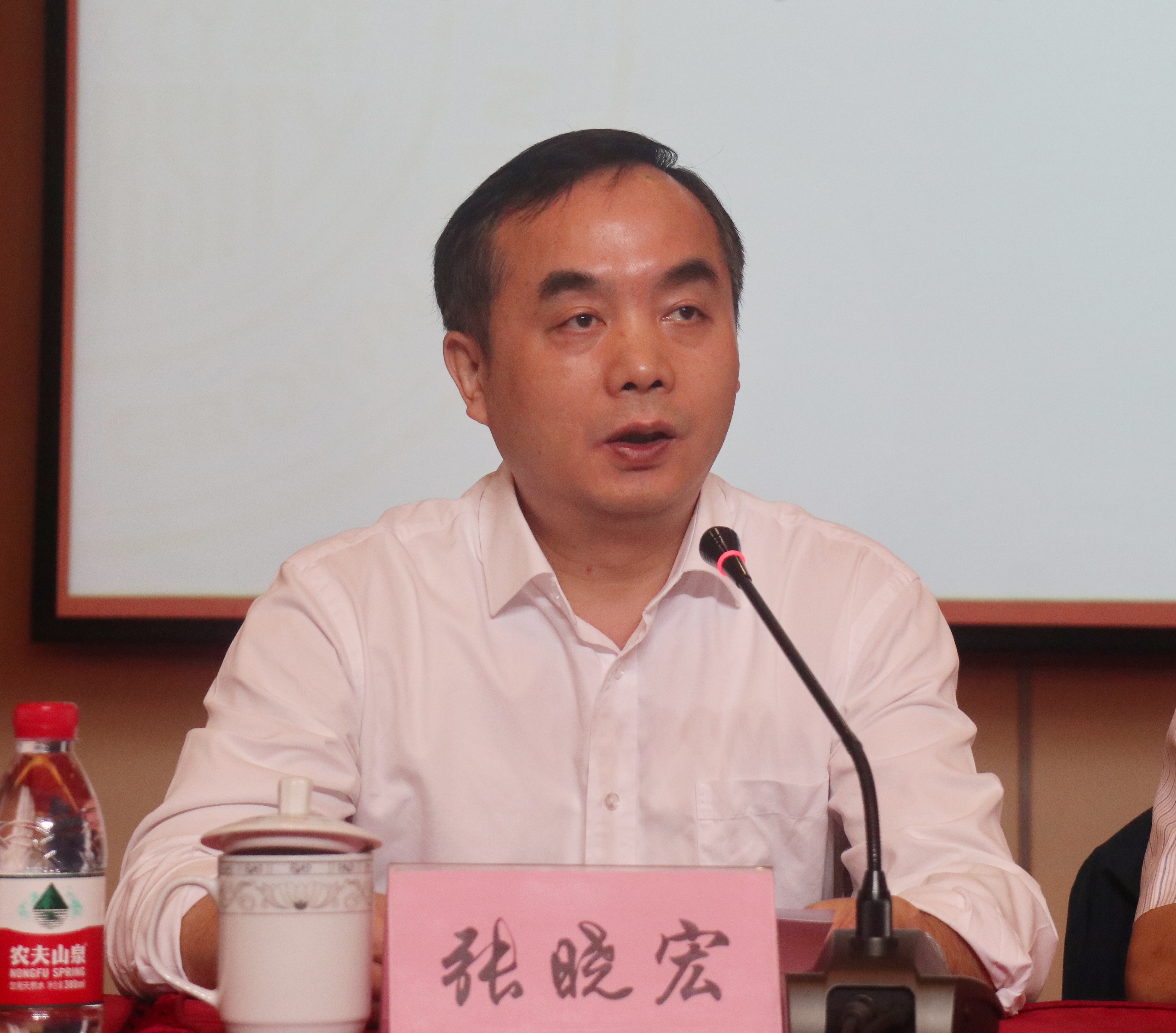 苏州大学副校长前往训练基地，为苏州队守门员纪振勇拨穗的简单介绍